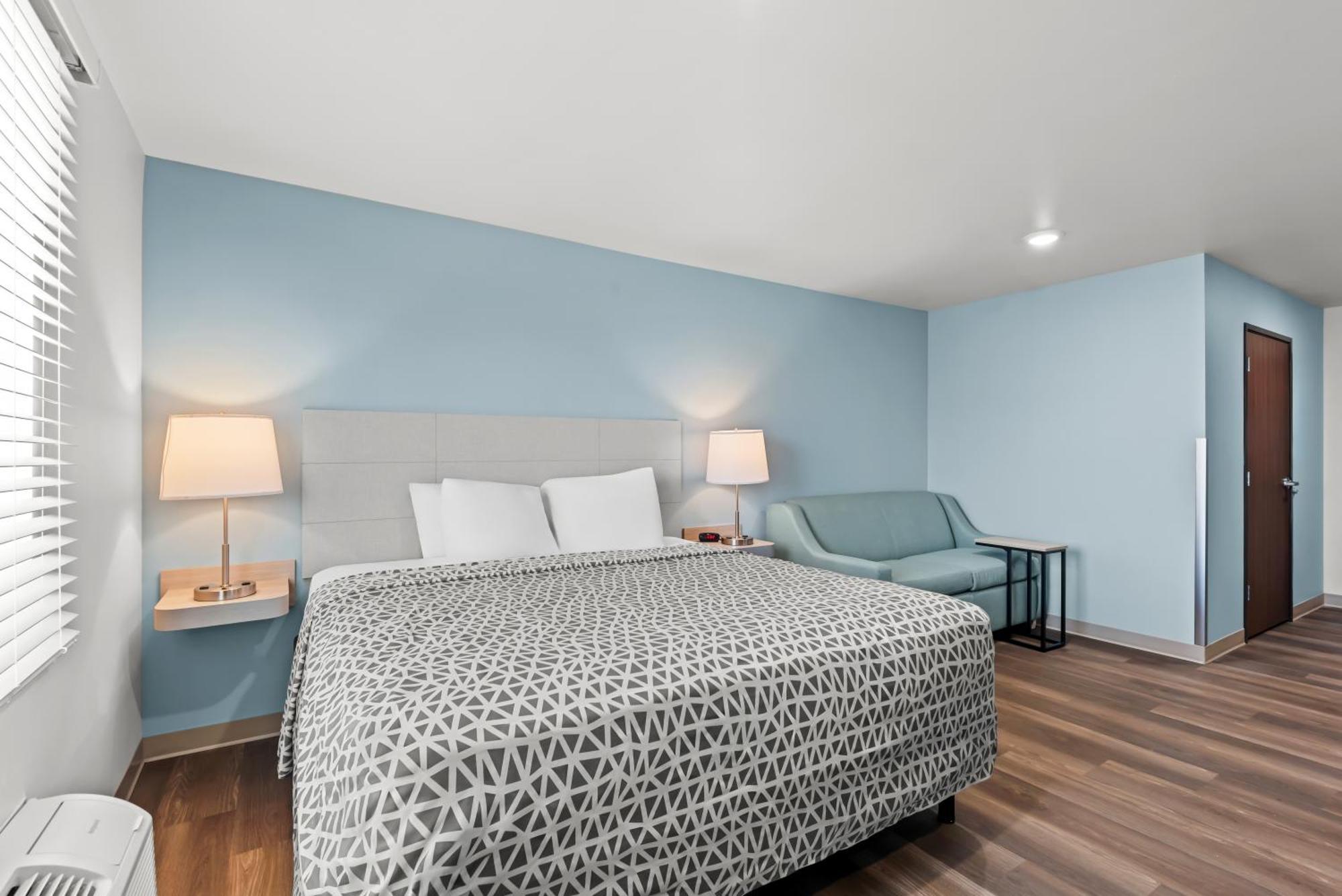 Woodspring Suites Coralville Iowa City Exterior foto